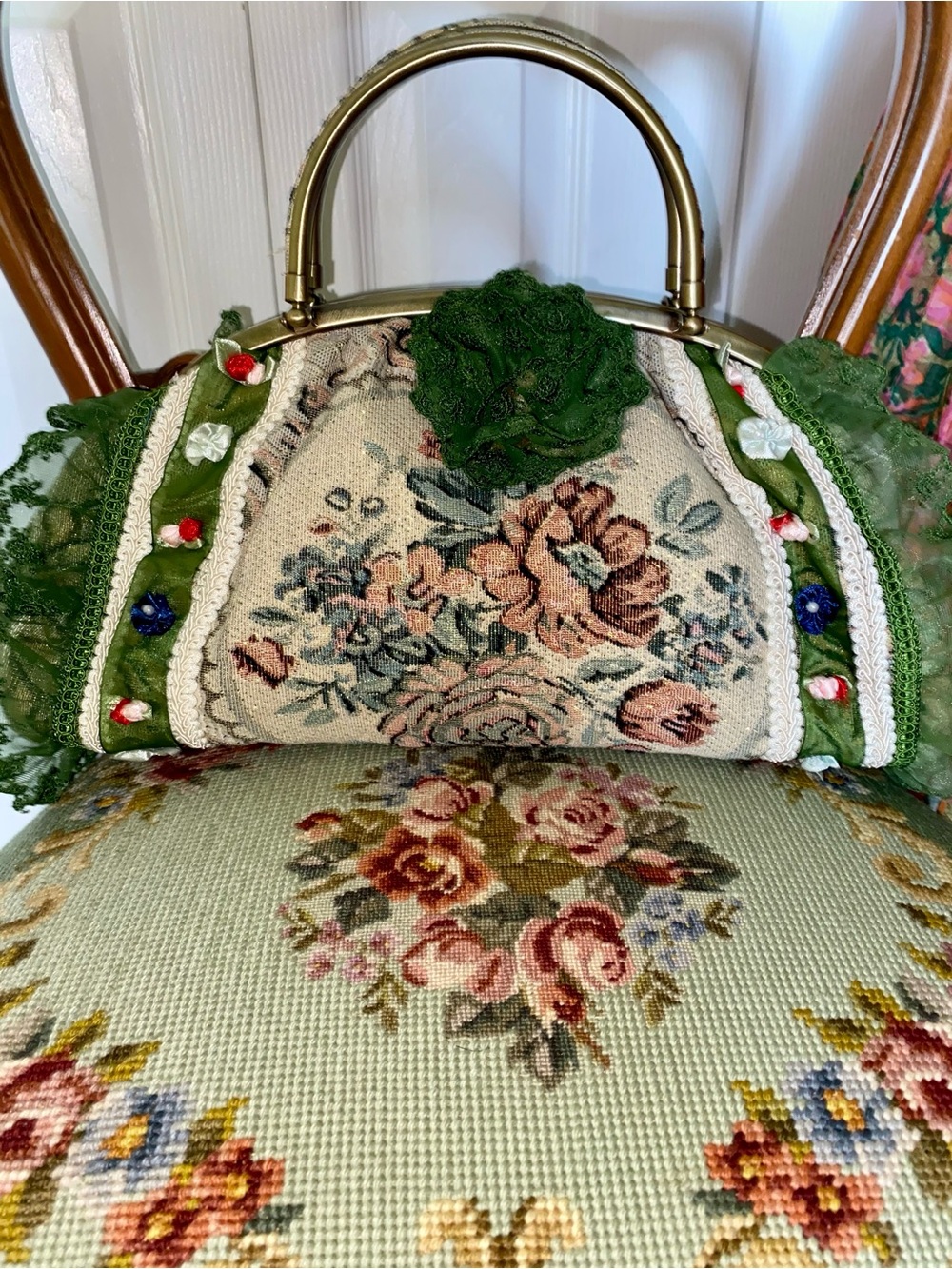 Vintage 1970s Green Floral Tapestry Top-Handle Boho Bag with Decorative Lace - Picture 2 of 6